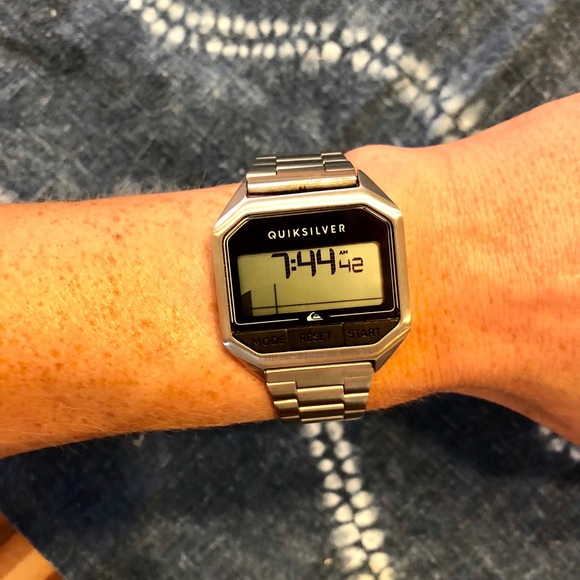 QuickSilver addictiv PRO TIDE metal surf watch - Picture 2 of 3